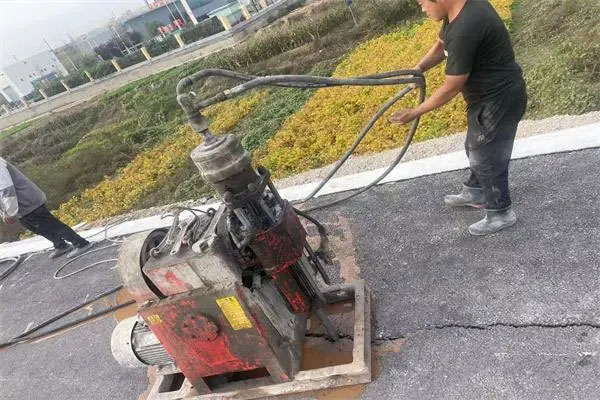 益阳马路面下沉注浆加固